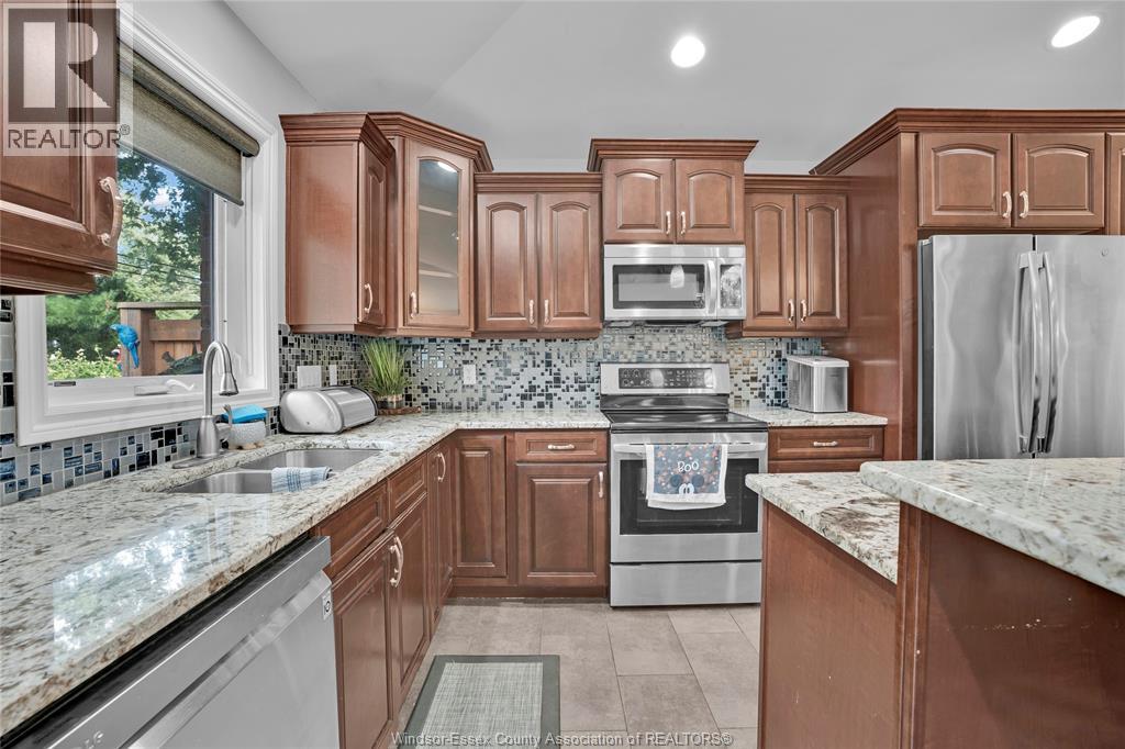 555 Superior Street, Lasalle, Ontario  N9J 3Z5 - Photo 11 - 25022673