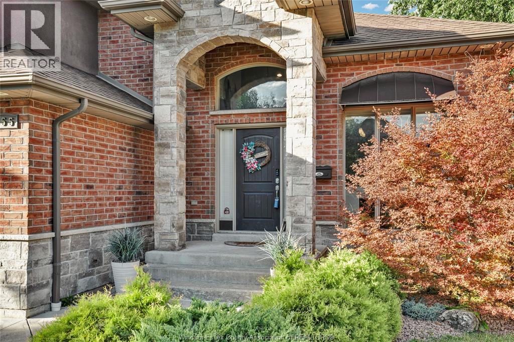 555 Superior Street, Lasalle, Ontario  N9J 3Z5 - Photo 3 - 25022673