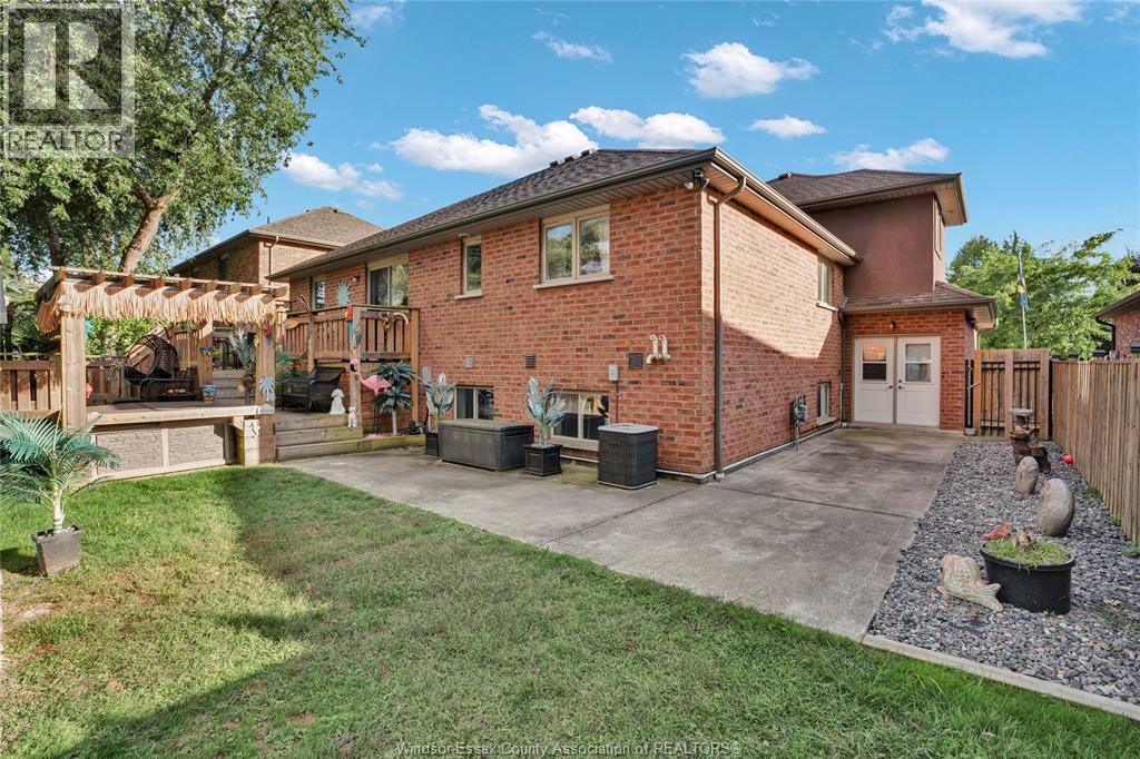555 Superior Street, Lasalle, Ontario  N9J 3Z5 - Photo 33 - 25022673