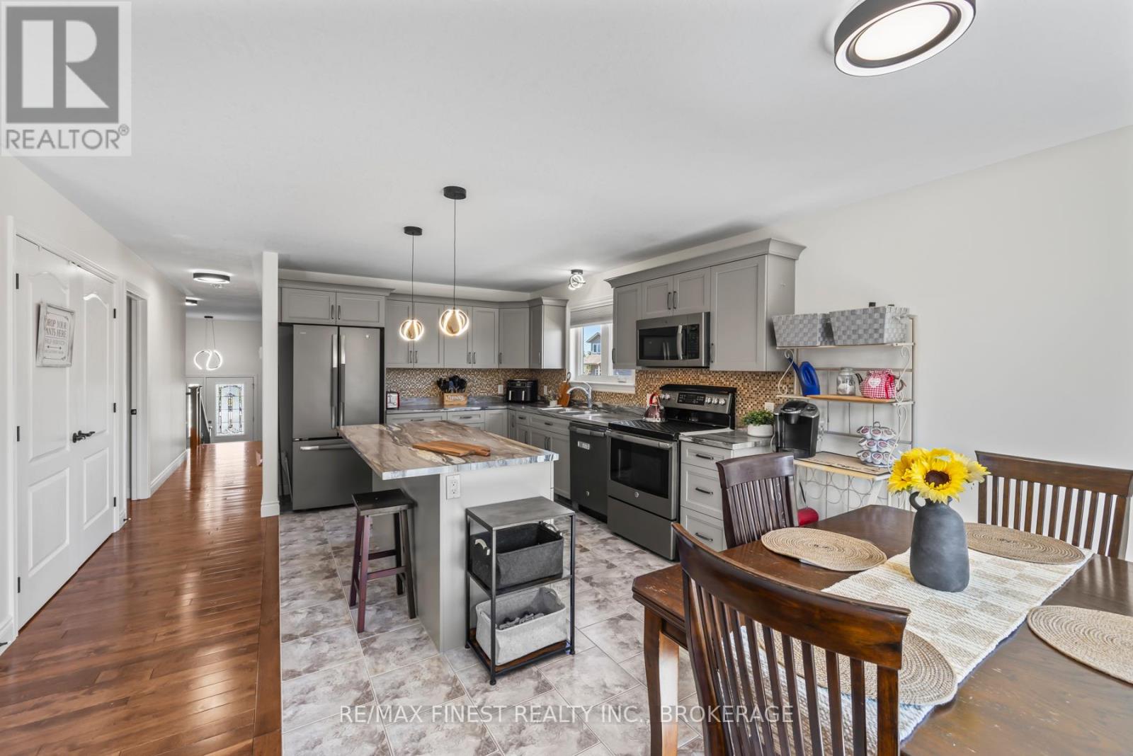 113 Saul Street, Loyalist, Ontario  K0H 2H0 - Photo 9 - X12388927