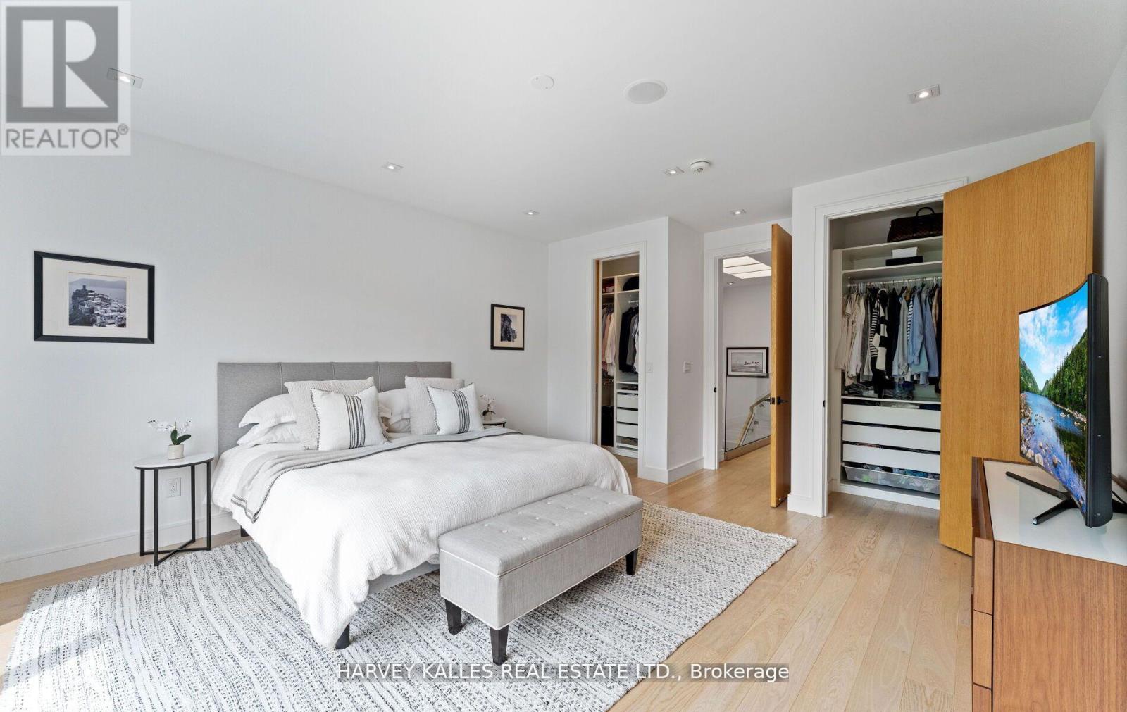 31 Kilbarry Road, Toronto, Ontario  M5P 1K4 - Photo 25 - C12388718