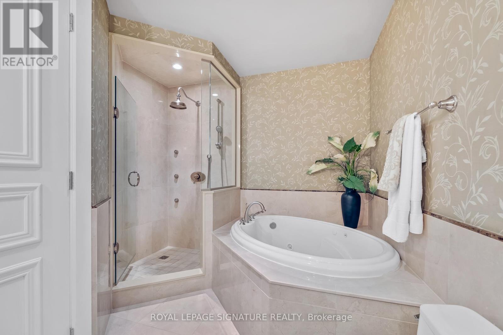 1704 - 662 Sheppard Avenue E, Toronto, Ontario  M2K 3E6 - Photo 22 - C12388761