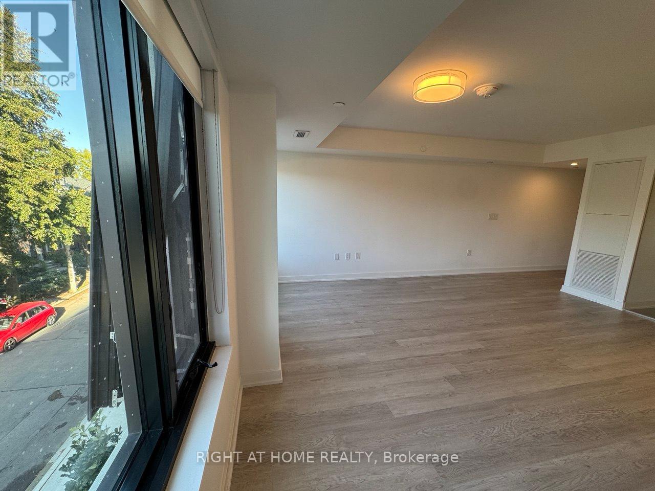 313 - 3 Strathgowan Avenue, Toronto (Lawrence Park South), Ontario  M4N 1B8 - Photo 7 - C12388841