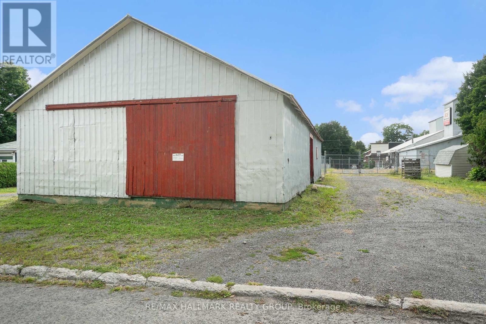 33 King Street, North Dundas, Ontario  K0C 1H0 - Photo 34 - X12388917