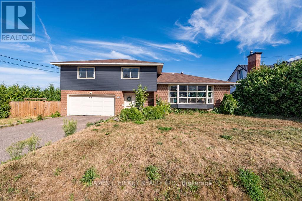 235 BELMONT AVENUE, Pembroke, Ontario