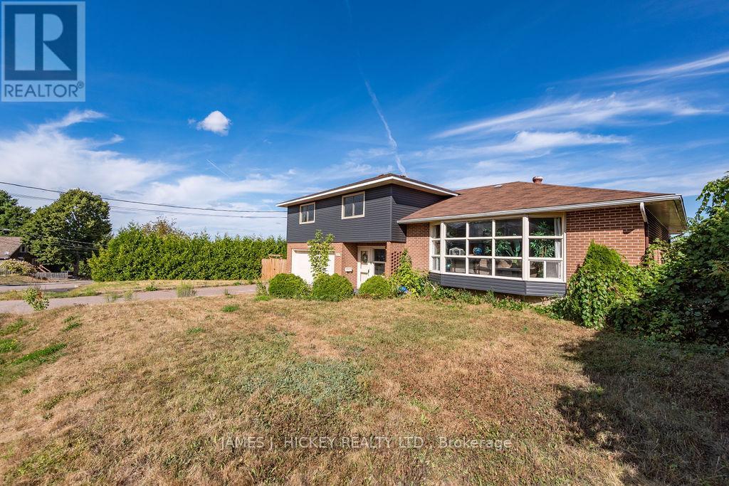 235 Belmont Avenue, Pembroke, Ontario  K8A 2C6 - Photo 2 - X12388946