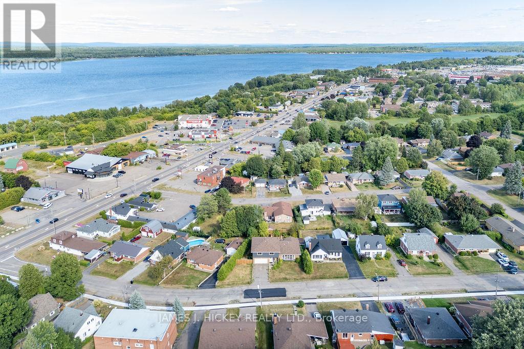 235 Belmont Avenue, Pembroke, Ontario  K8A 2C6 - Photo 43 - X12388946