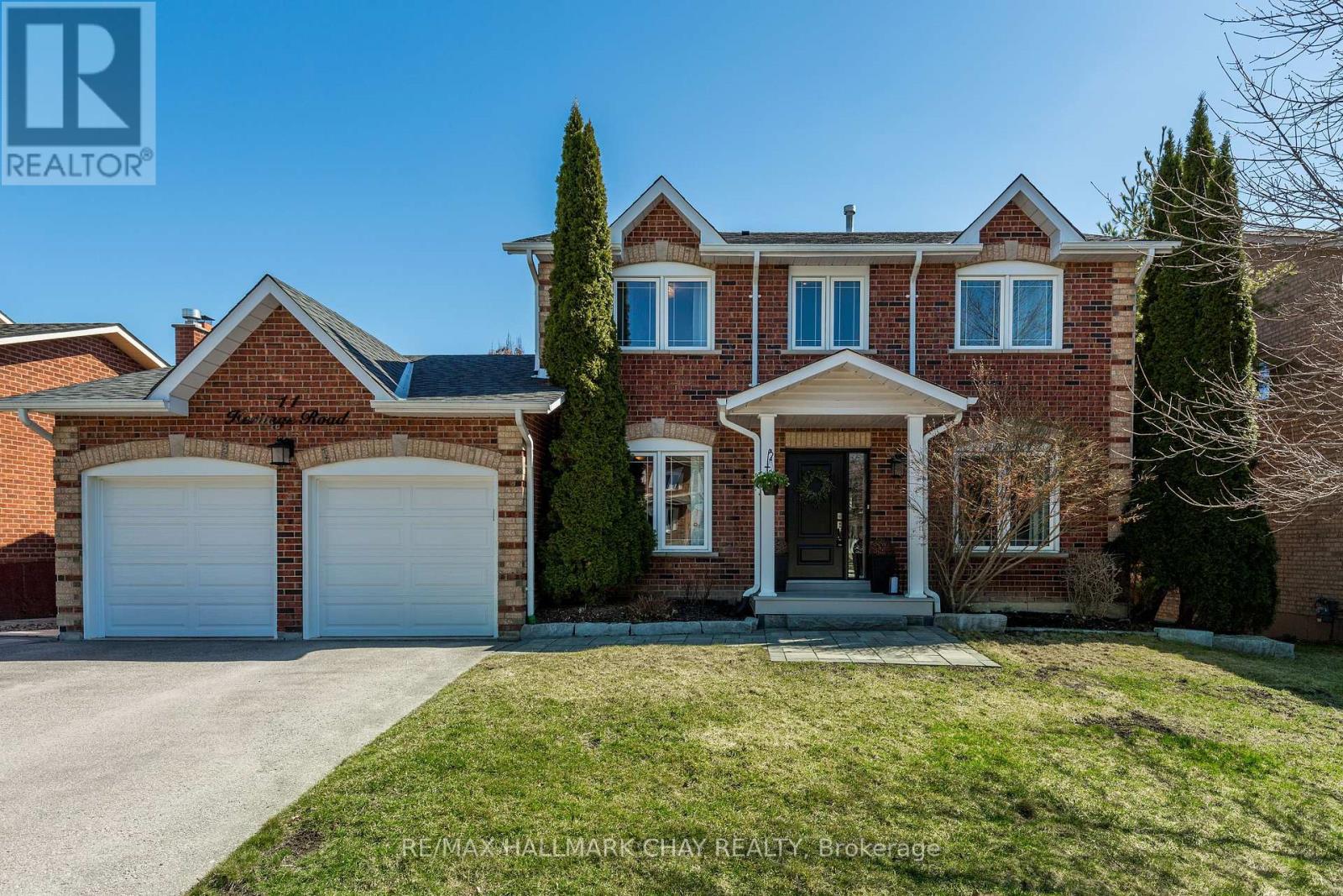 11 Heritage Road, Innisfil, Ontario  L0L 1L0 - Photo 2 - N12322470