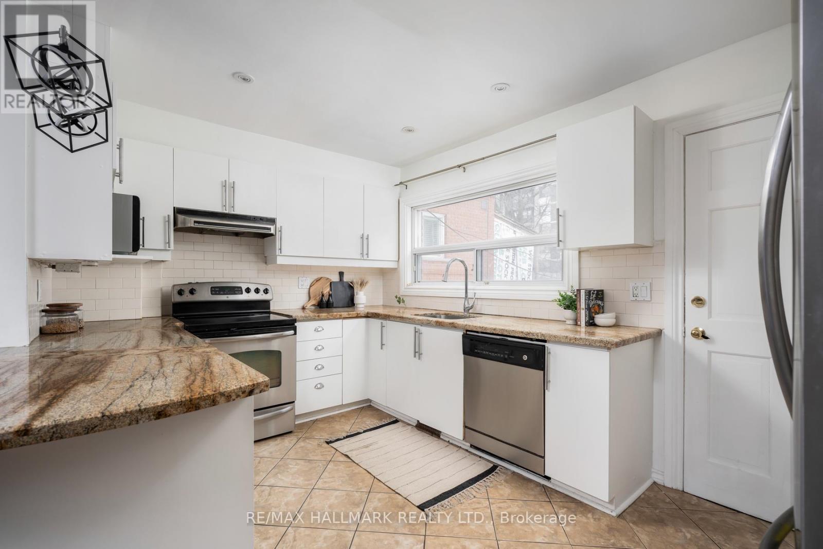 43 Torrens Avenue, Toronto, Ontario  M4K 2H9 - Photo 17 - E12388735