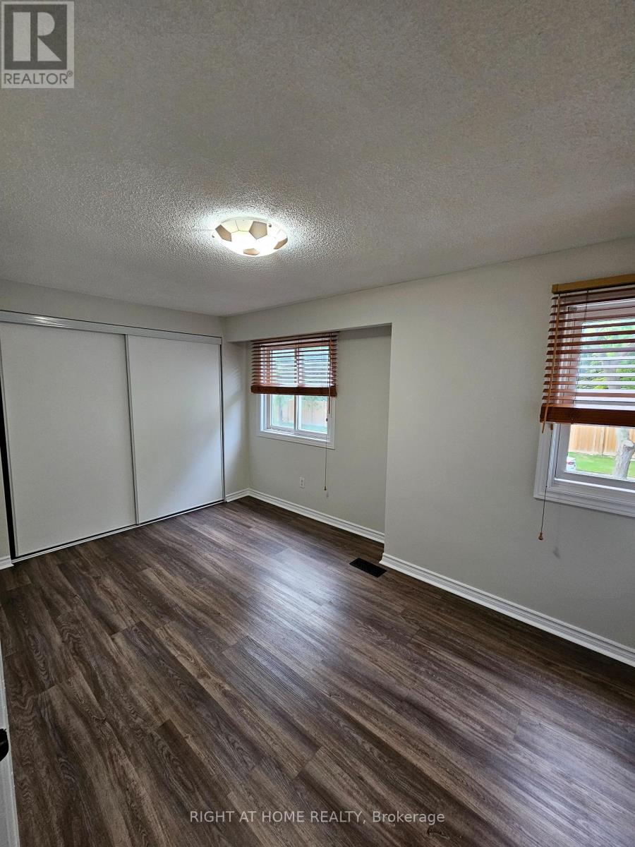 19 Greenfield Crescent, Whitby, Ontario  L1N 7G2 - Photo 12 - E12388914