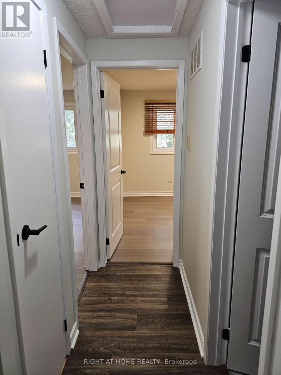 19 Greenfield Crescent, Whitby, Ontario  L1N 7G2 - Photo 14 - E12388914