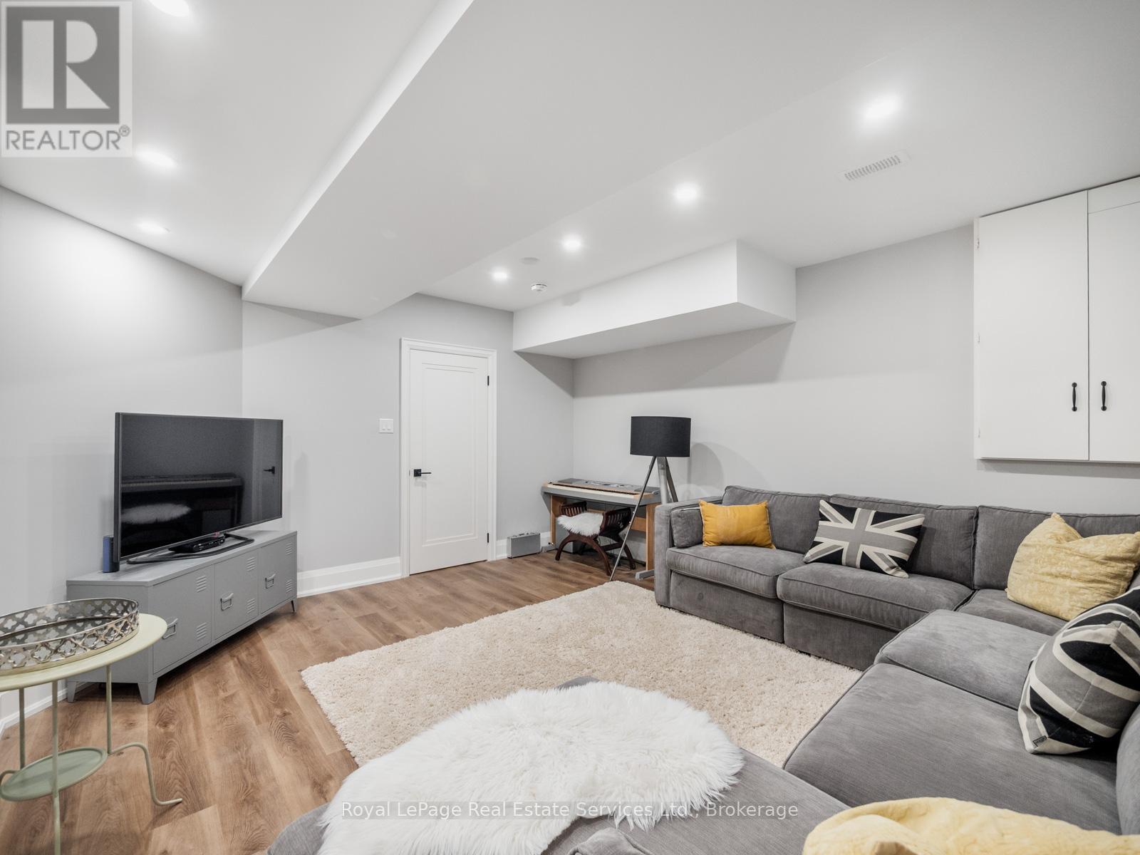 74 West Street, Oakville, Ontario  L6L 2Y7 - Photo 31 - W12388925