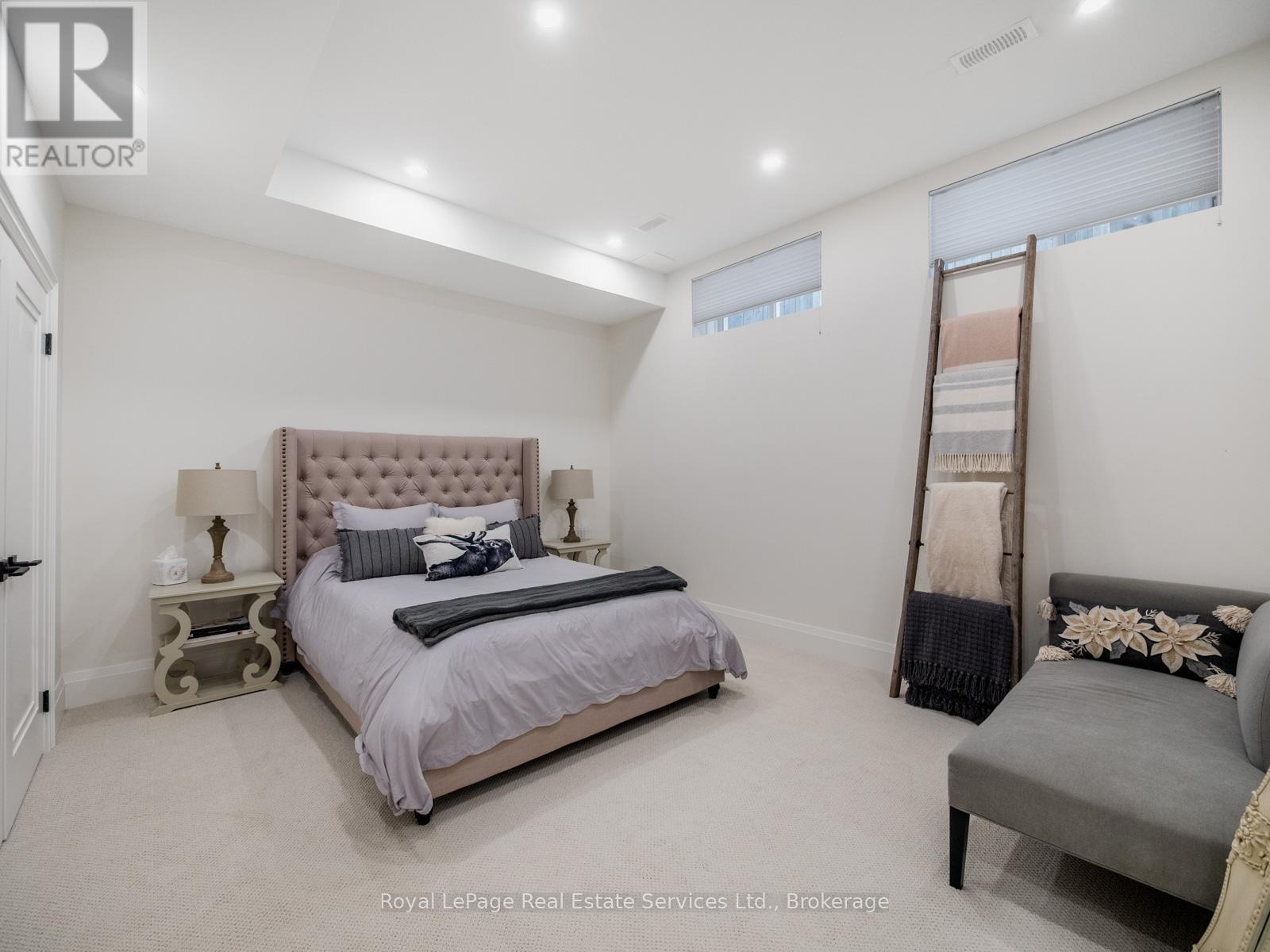 74 West Street, Oakville, Ontario  L6L 2Y7 - Photo 32 - W12388925