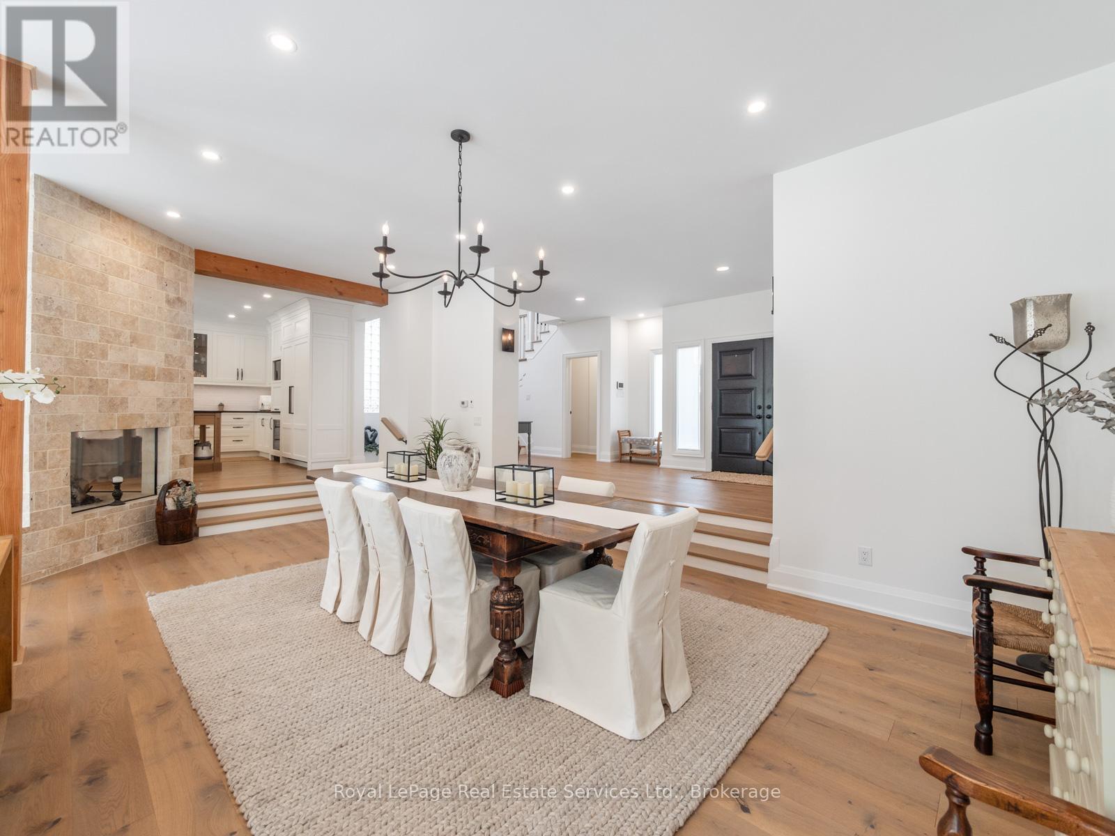 74 West Street, Oakville, Ontario  L6L 2Y7 - Photo 7 - W12388925