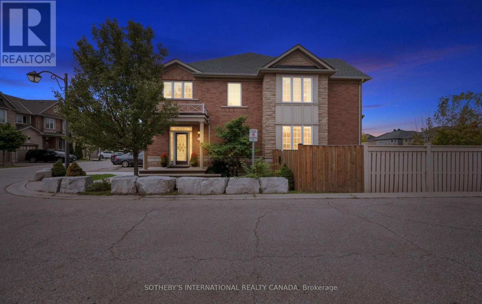 21 - 745 Farmstead Drive, Milton (Wi Willmott), Ontario  L9T 8B1 - Photo 4 - W12388674
