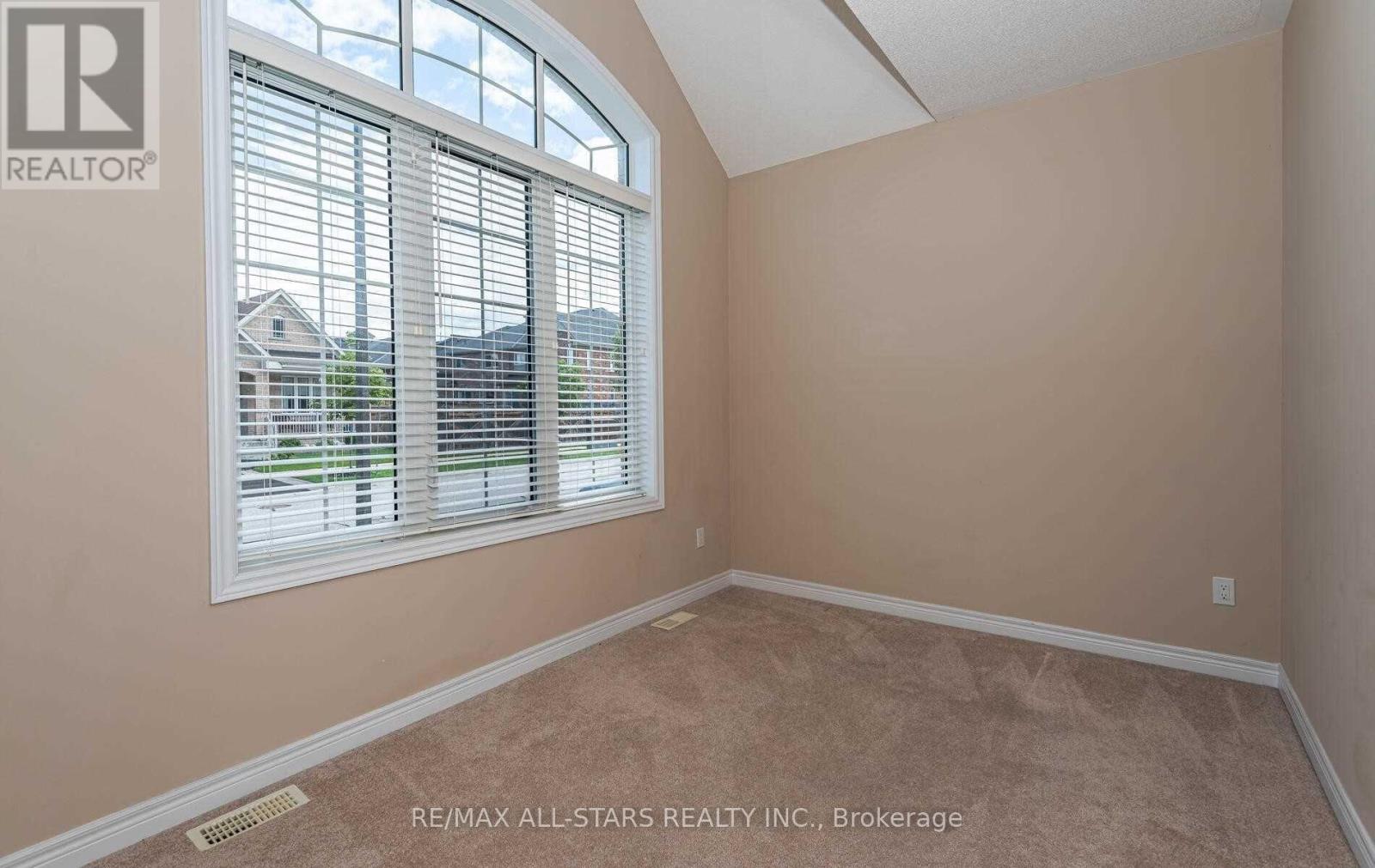 20 Beechener Street, Georgina, Ontario  L0E 1R0 - Photo 25 - N12388788