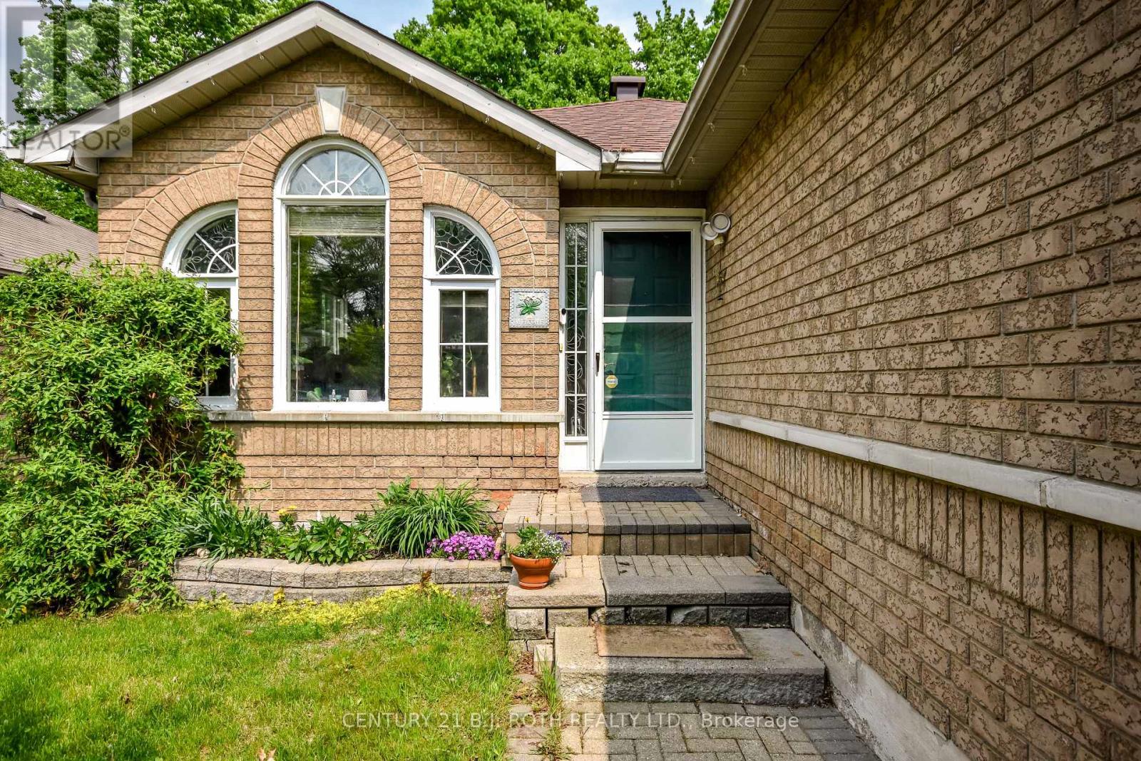 37 Nicholson Drive, Barrie, Ontario  L4N 8L7 - Photo 32 - S12388884