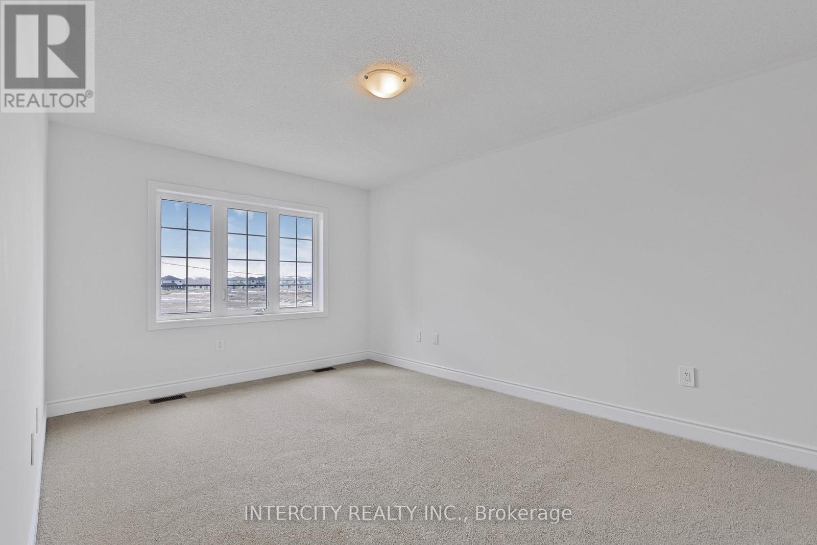 9 Avalon Drive, Wasaga Beach, Ontario  L9R 0M2 - Photo 21 - S12388907