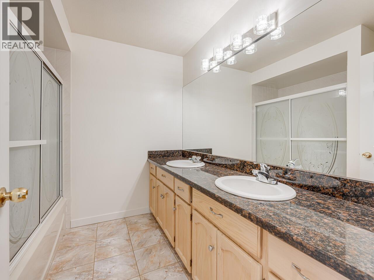 736 Clearwater Way, Coquitlam, British Columbia  V3C 6A3 - Photo 19 - R3044713