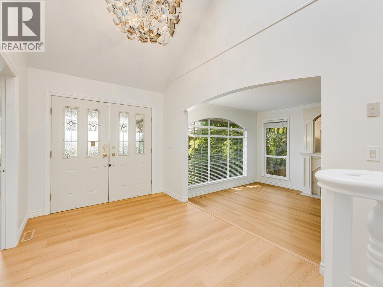 736 Clearwater Way, Coquitlam, British Columbia  V3C 6A3 - Photo 4 - R3044713