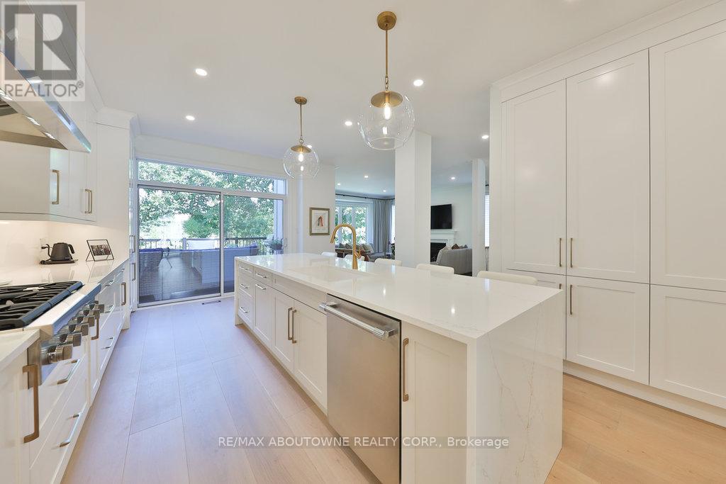 30 - 2400 Neyagawa Boulevard, Oakville, Ontario  L6H 7P5 - Photo 11 - W12388812