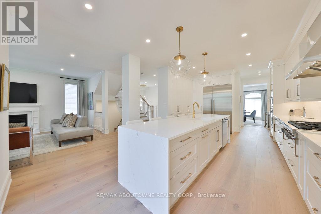 30 - 2400 Neyagawa Boulevard, Oakville, Ontario  L6H 7P5 - Photo 13 - W12388812