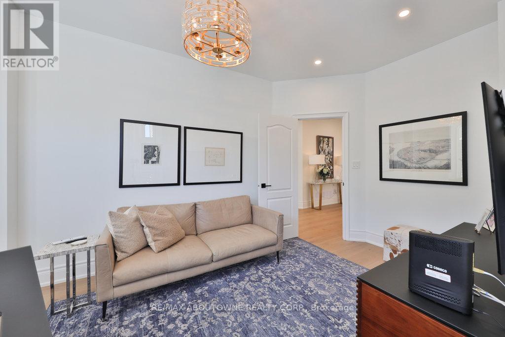 30 - 2400 Neyagawa Boulevard, Oakville, Ontario  L6H 7P5 - Photo 22 - W12388812