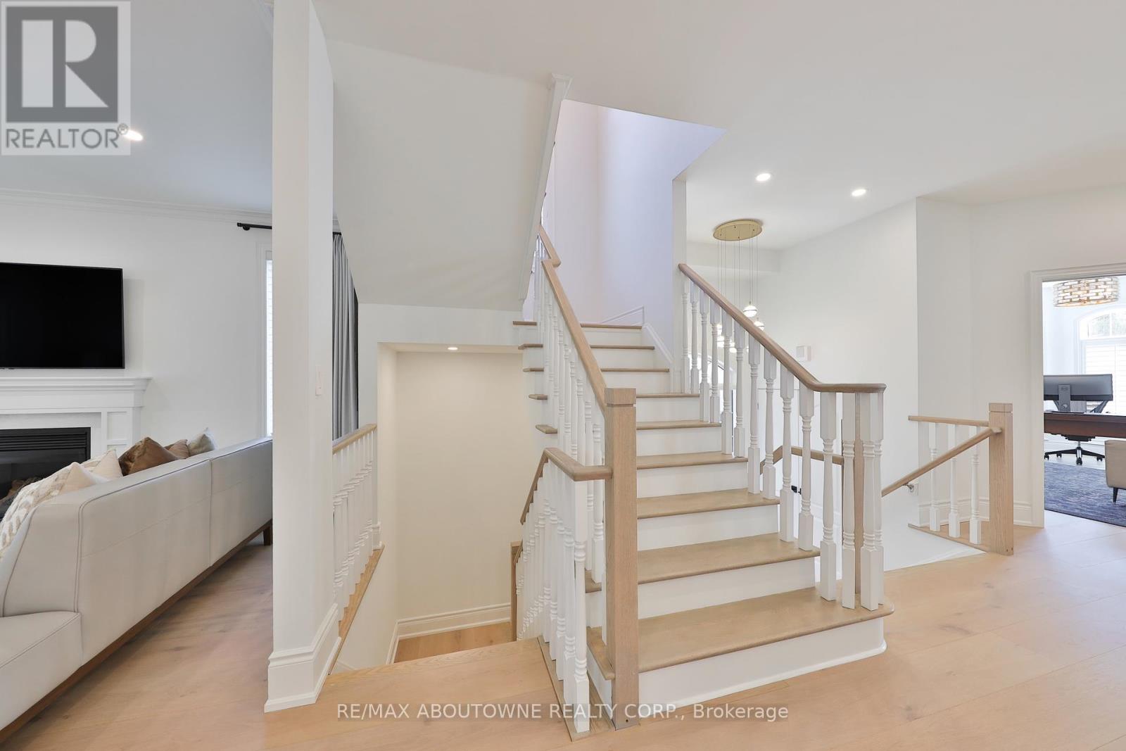 30 - 2400 Neyagawa Boulevard, Oakville, Ontario  L6H 7P5 - Photo 24 - W12388812