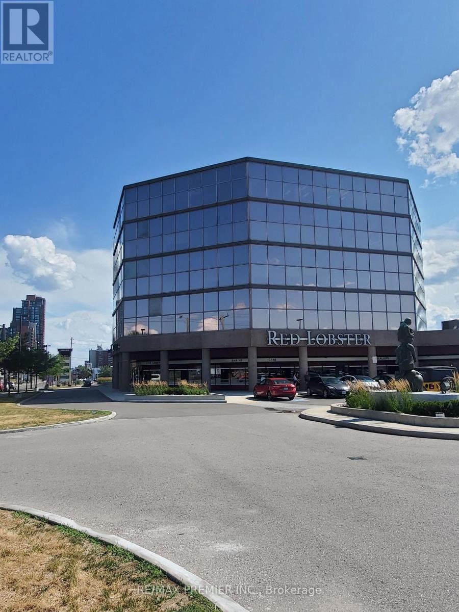 4c - 3250 Dufferin Street, Toronto, Ontario  M6A 2T3 - Photo 11 - W12388886