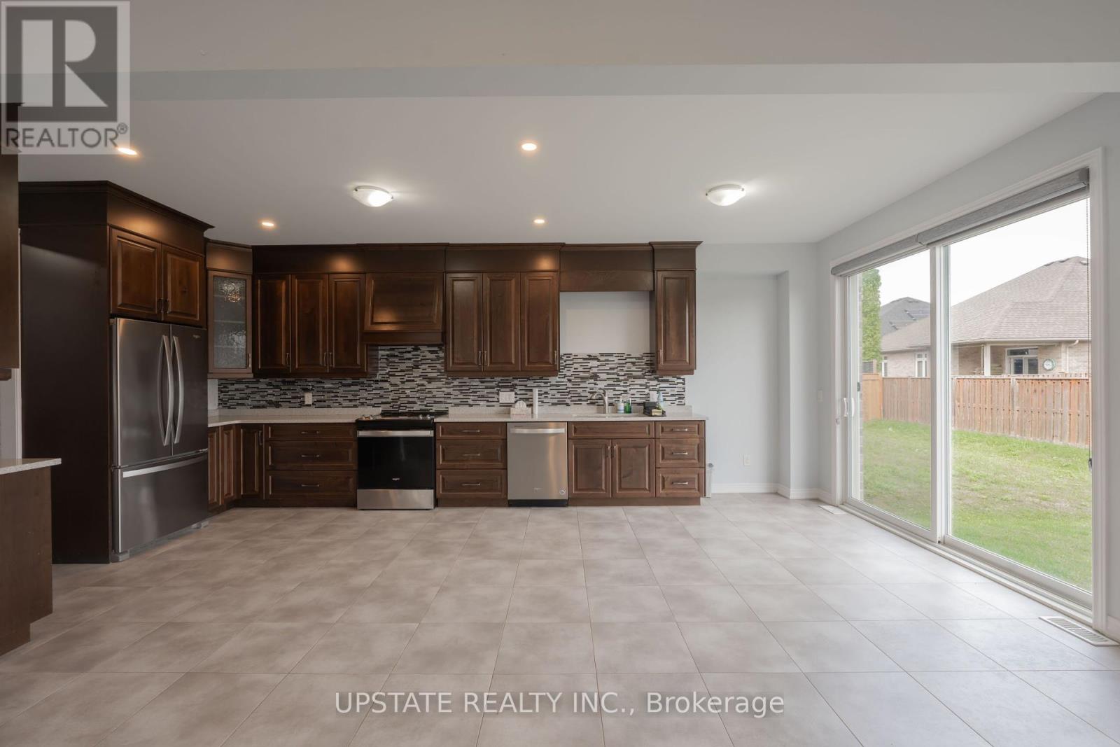 127 Susan Drive, Pelham (Fonthill), Ontario  L0S 1E6 - Photo 13 - X12388758