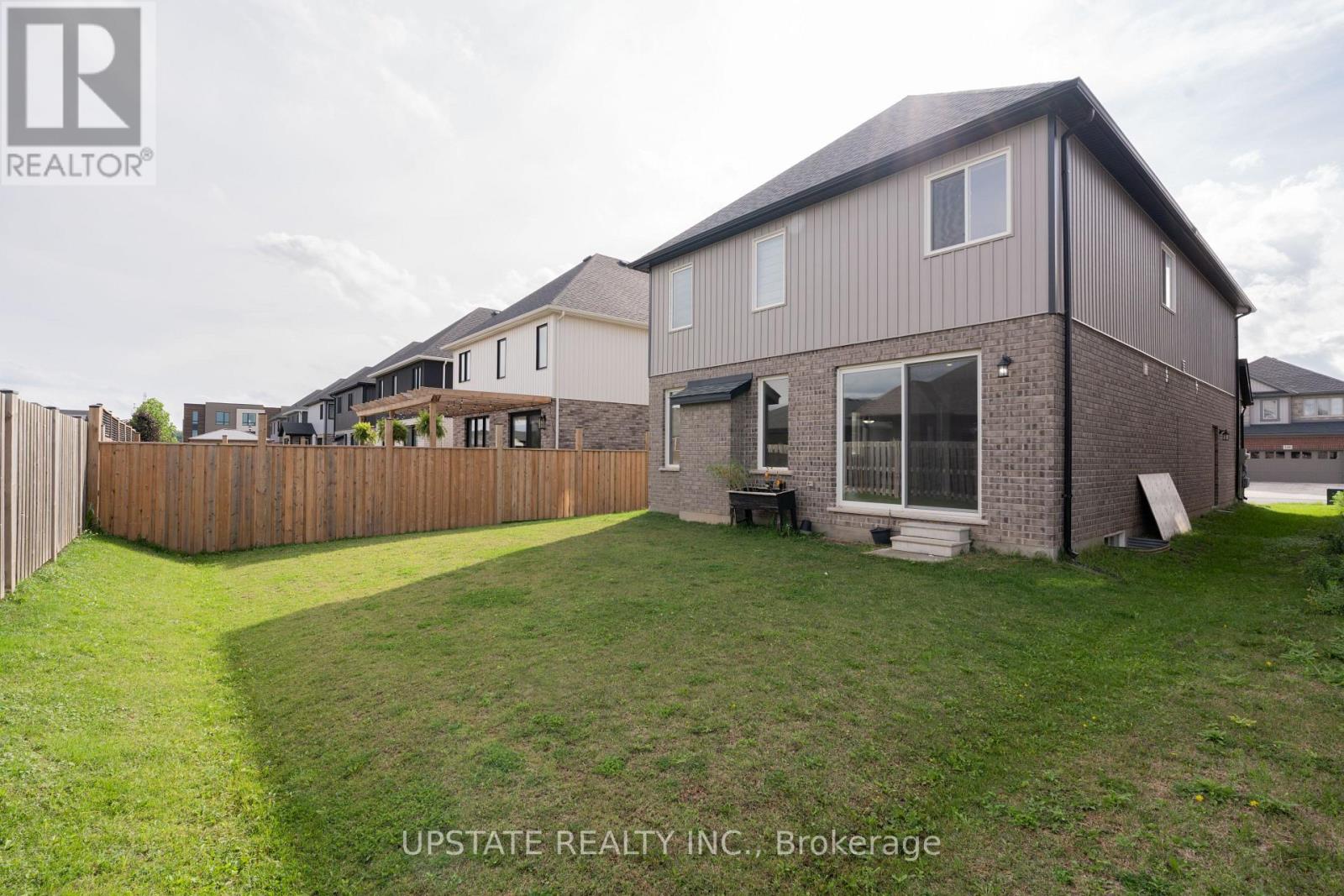 127 Susan Drive, Pelham (Fonthill), Ontario  L0S 1E6 - Photo 34 - X12388758