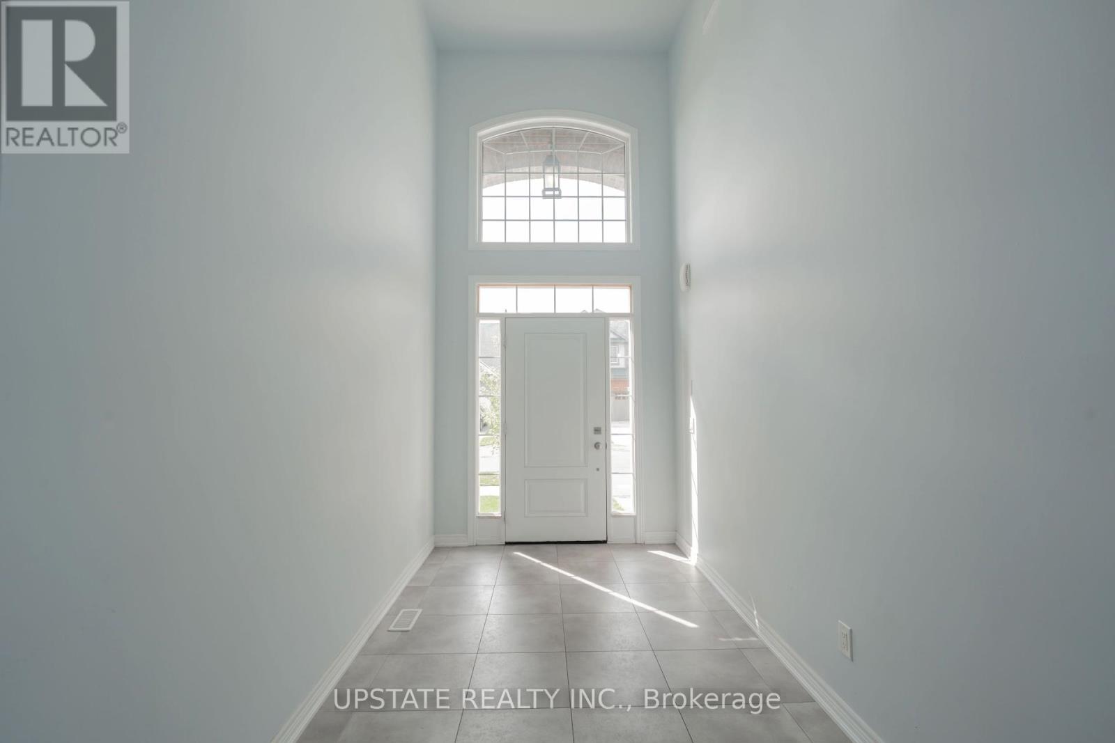 127 Susan Drive, Pelham (Fonthill), Ontario  L0S 1E6 - Photo 5 - X12388758