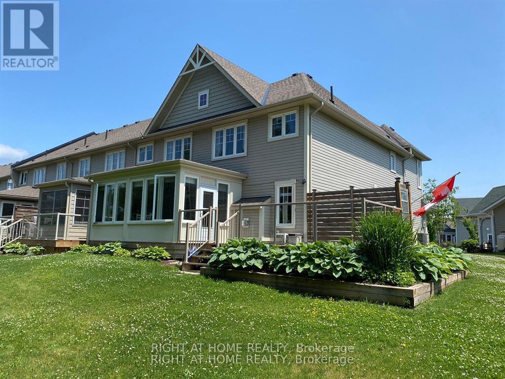 28 Masters Crescent, Georgian Bay, Ontario  L0K 1S0 - Photo 3 - X12388836