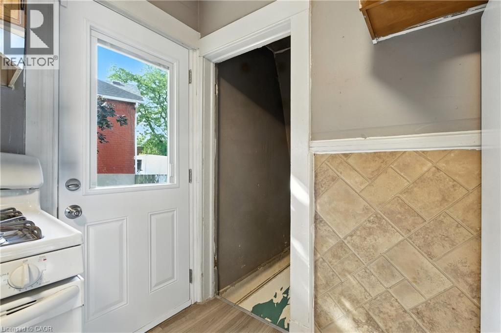 1 Berryman Avenue, St. Catharines, Ontario  L2R 3W8 - Photo 18 - 40765502