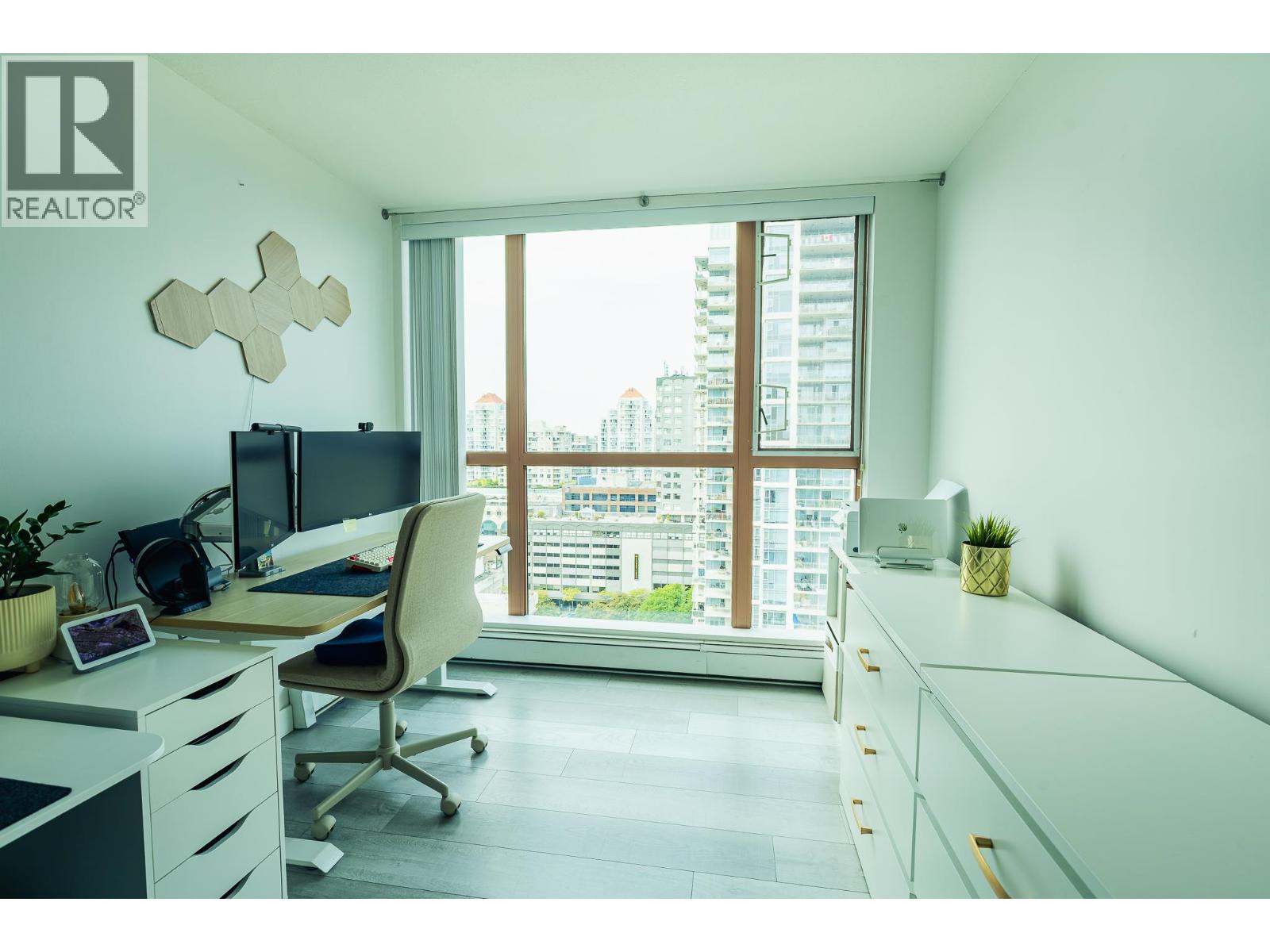 1705 612 Fifth Avenue, New Westminster, British Columbia  V3M 1X5 - Photo 20 - R3044084