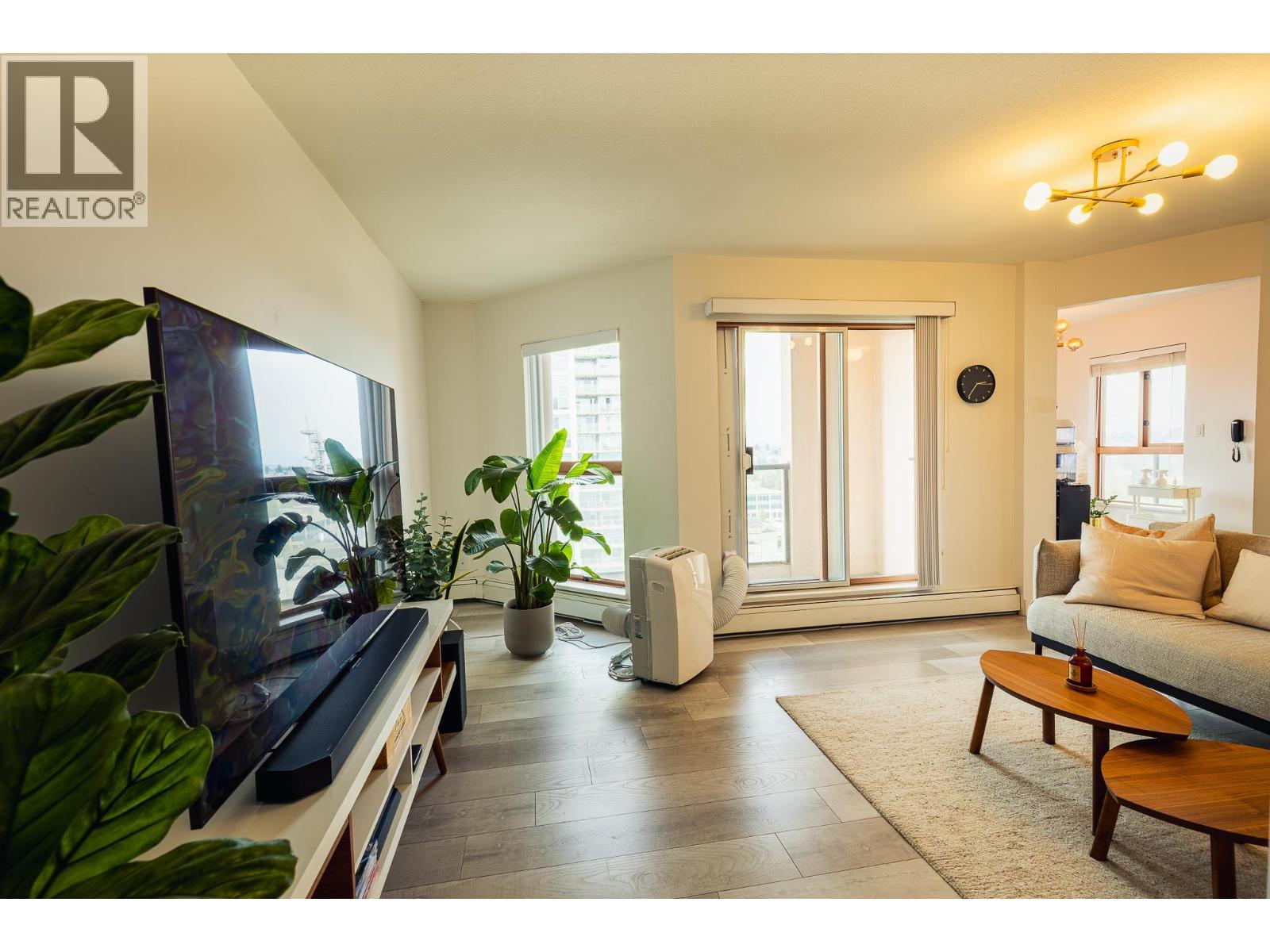 1705 612 Fifth Avenue, New Westminster, British Columbia  V3M 1X5 - Photo 4 - R3044084