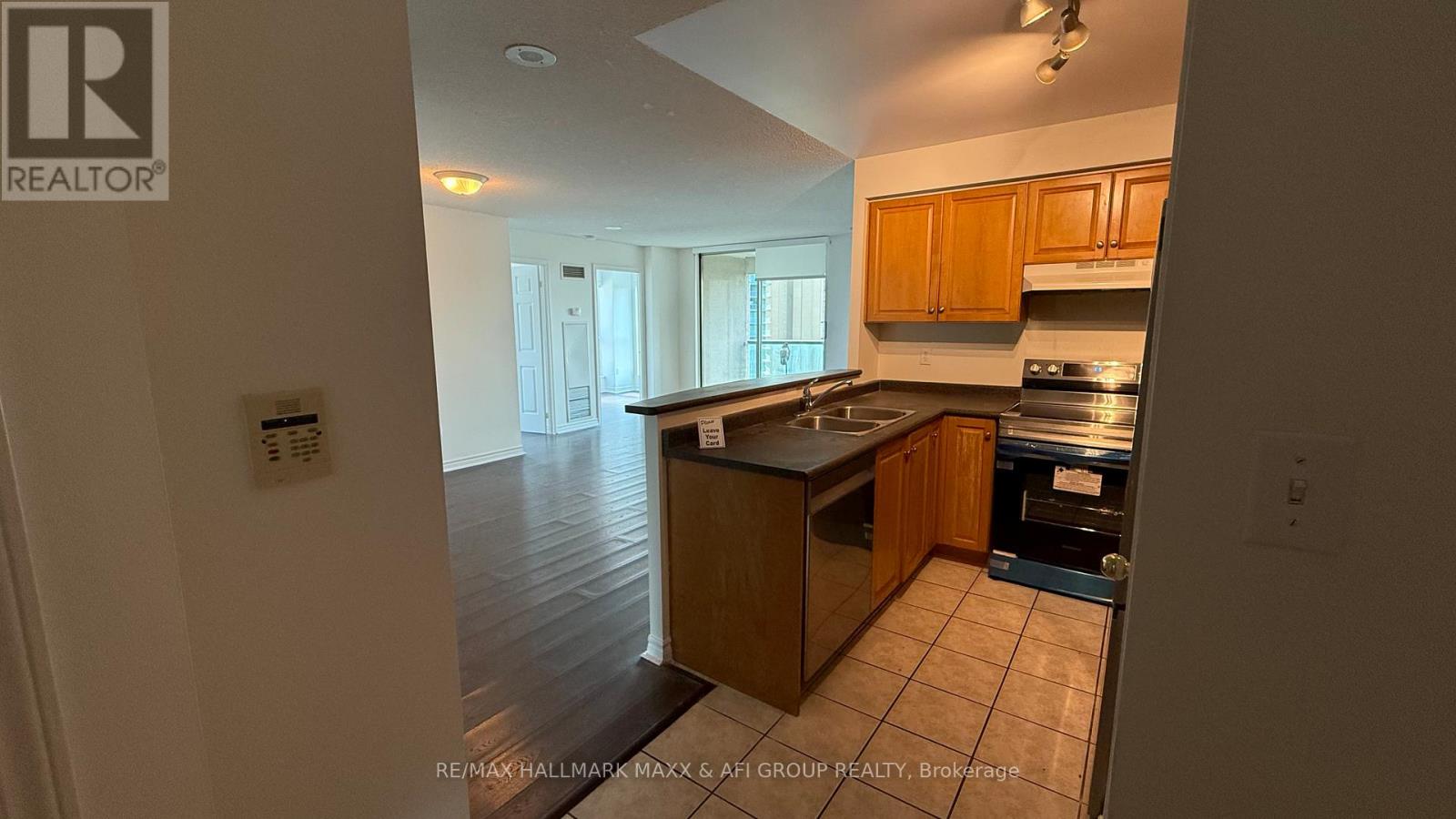 1103 - 7 Lorraine Drive, Toronto, Ontario  M2N 7H2 - Photo 3 - C12379497