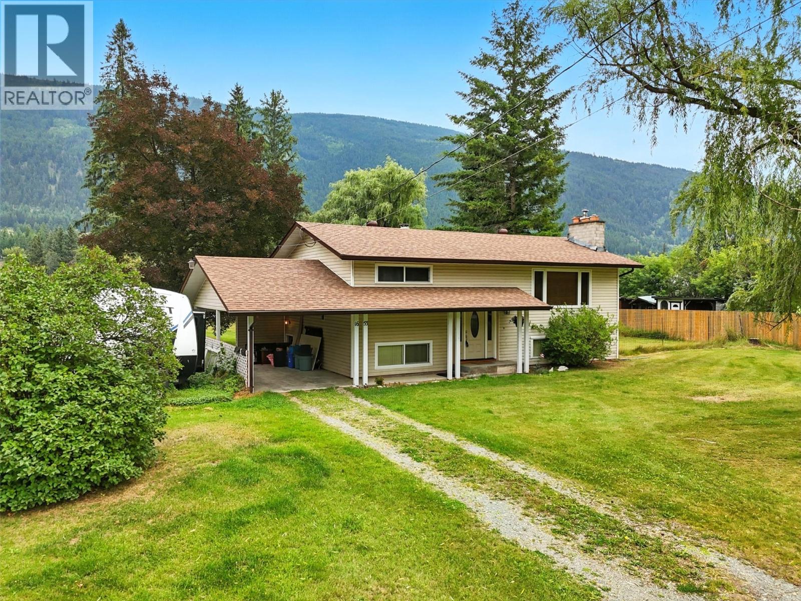 1653 Birch Island Lost Creek Road, clearwater, British Columbia