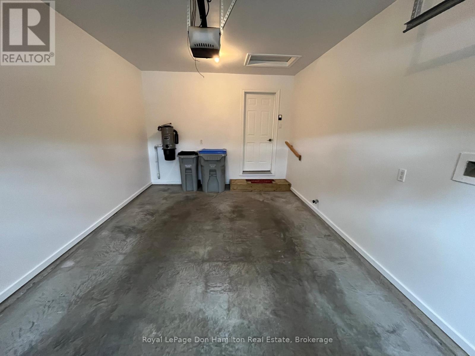 410 Danby Street E, North Perth, Ontario  N4W 0A8 - Photo 9 - X12102645