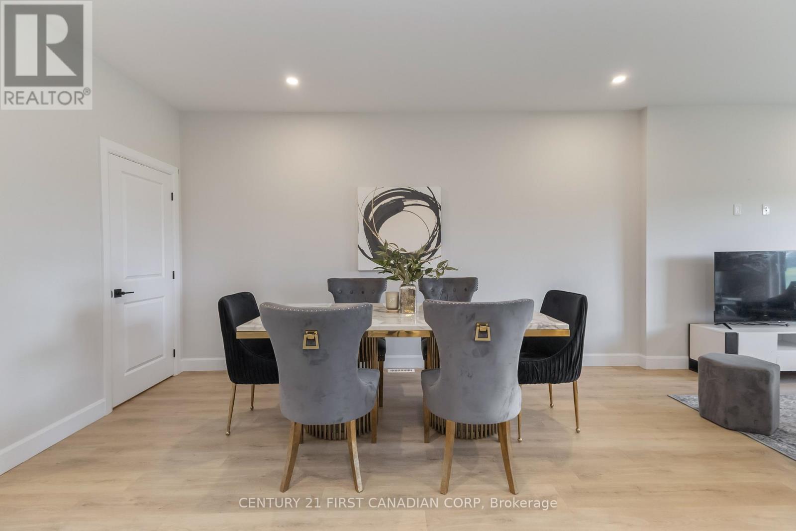 6707 Royal Magnolia Avenue, London South, Ontario  N6P 1H5 - Photo 7 - X12389062