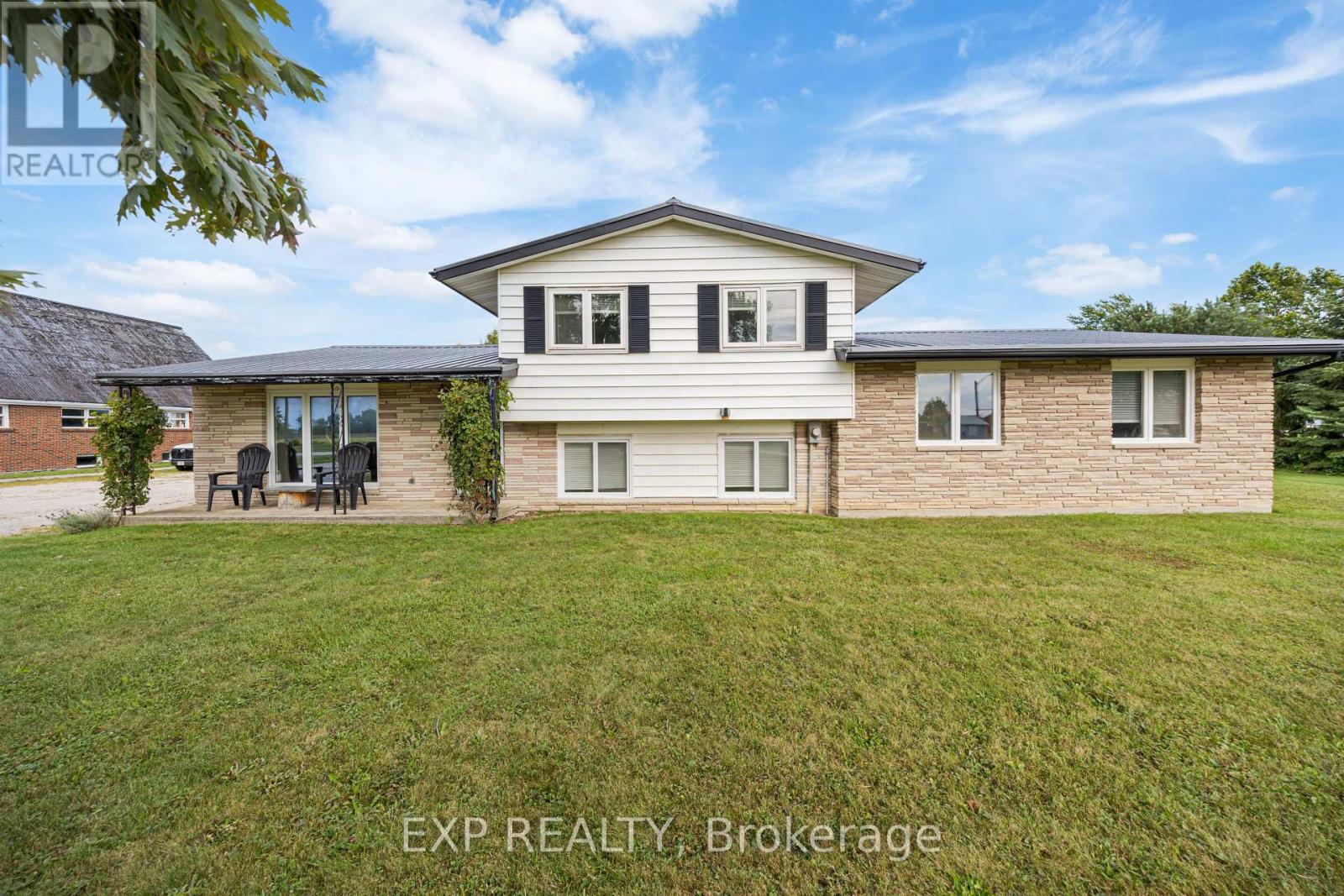 7884 Rawlings Road, Lambton Shores, Ontario  N0N 1J0 - Photo 1 - X12389089