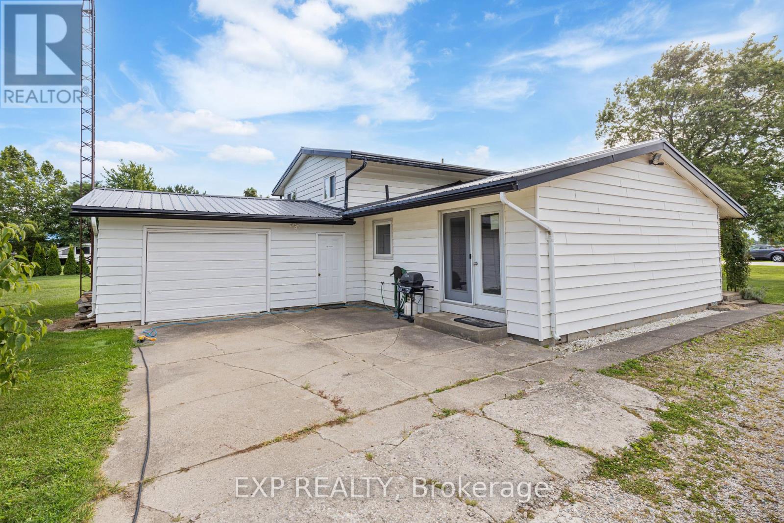 7884 Rawlings Road, Lambton Shores, Ontario  N0N 1J0 - Photo 11 - X12389089