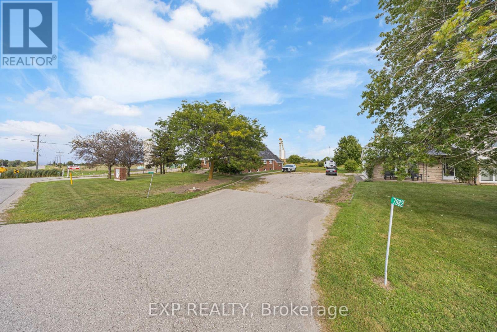 7884 Rawlings Road, Lambton Shores, Ontario  N0N 1J0 - Photo 6 - X12389089