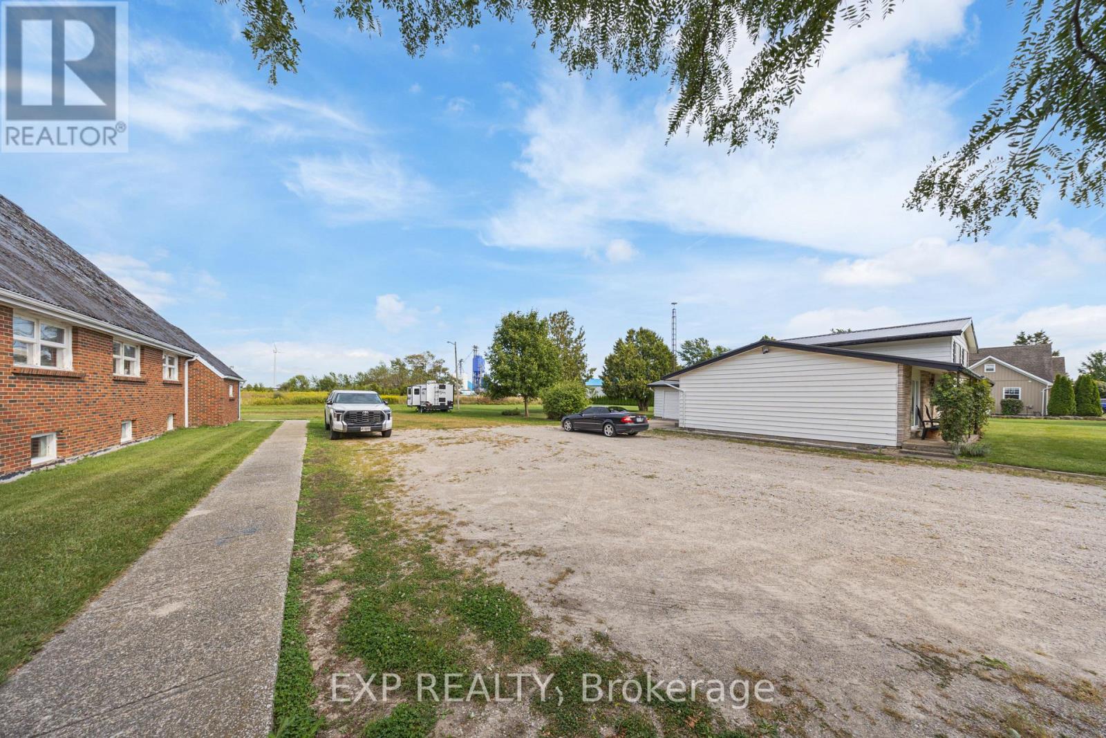 7884 Rawlings Road, Lambton Shores, Ontario  N0N 1J0 - Photo 9 - X12389089
