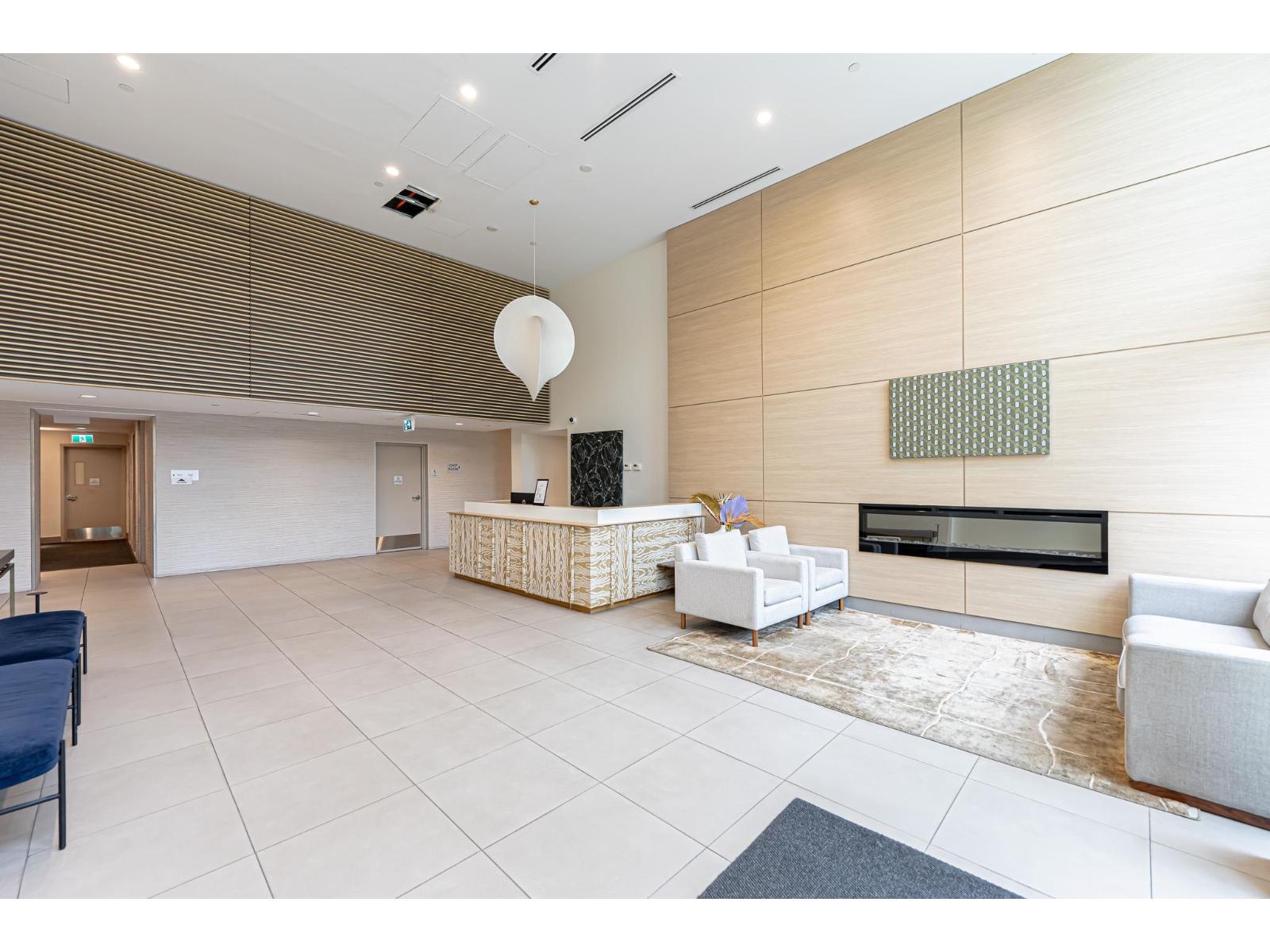 806 13318 104 AVENUE, surrey, British Columbia