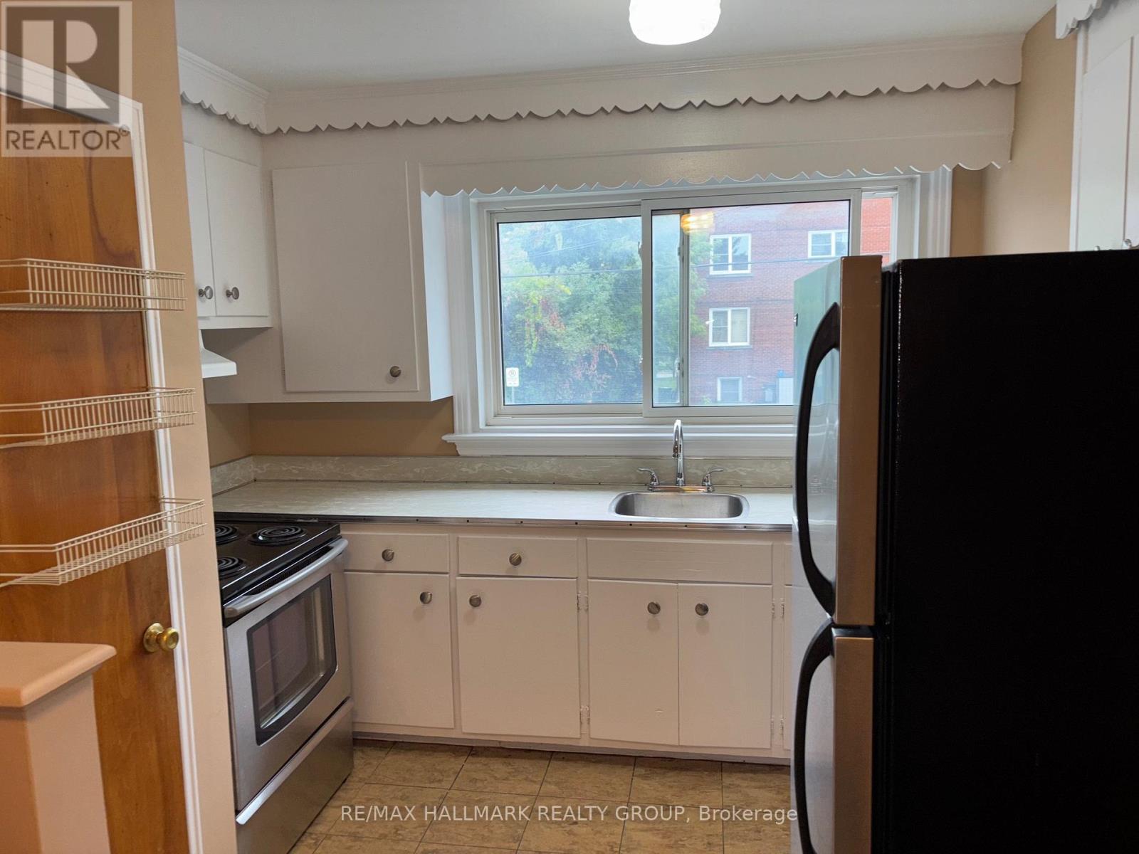 4 - 1376 Trenton Avenue, Ottawa, Ontario  K1Z 8K4 - Photo 6 - X12389006