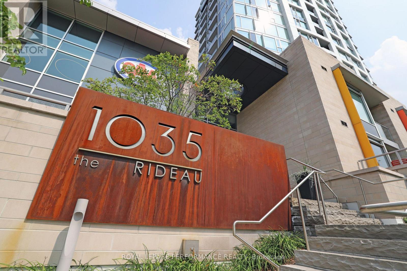 907 - 1035 Bank Street, Ottawa, Ontario  K1S 5K3 - Photo 2 - X12389046