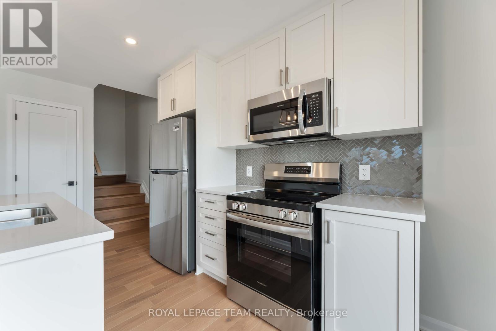 719 Arcadian Private, Ottawa, Ontario  K2T 0R8 - Photo 10 - X12389074