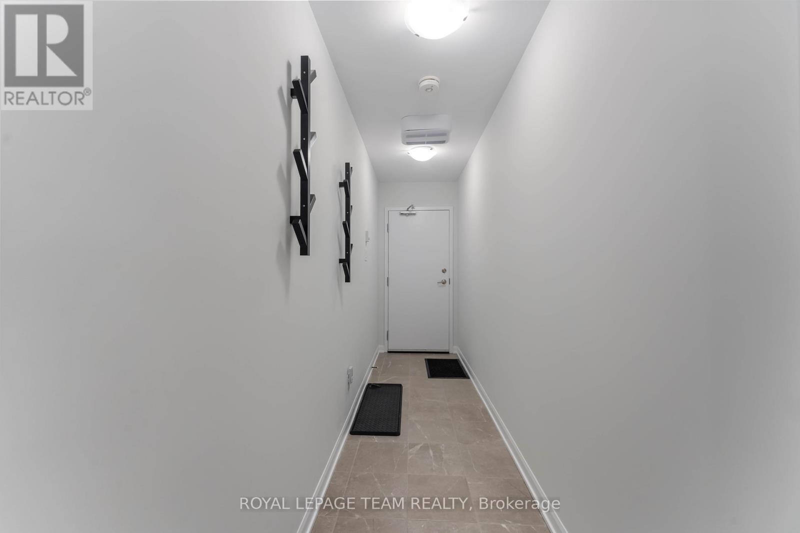 719 Arcadian Private, Ottawa, Ontario  K2T 0R8 - Photo 4 - X12389074