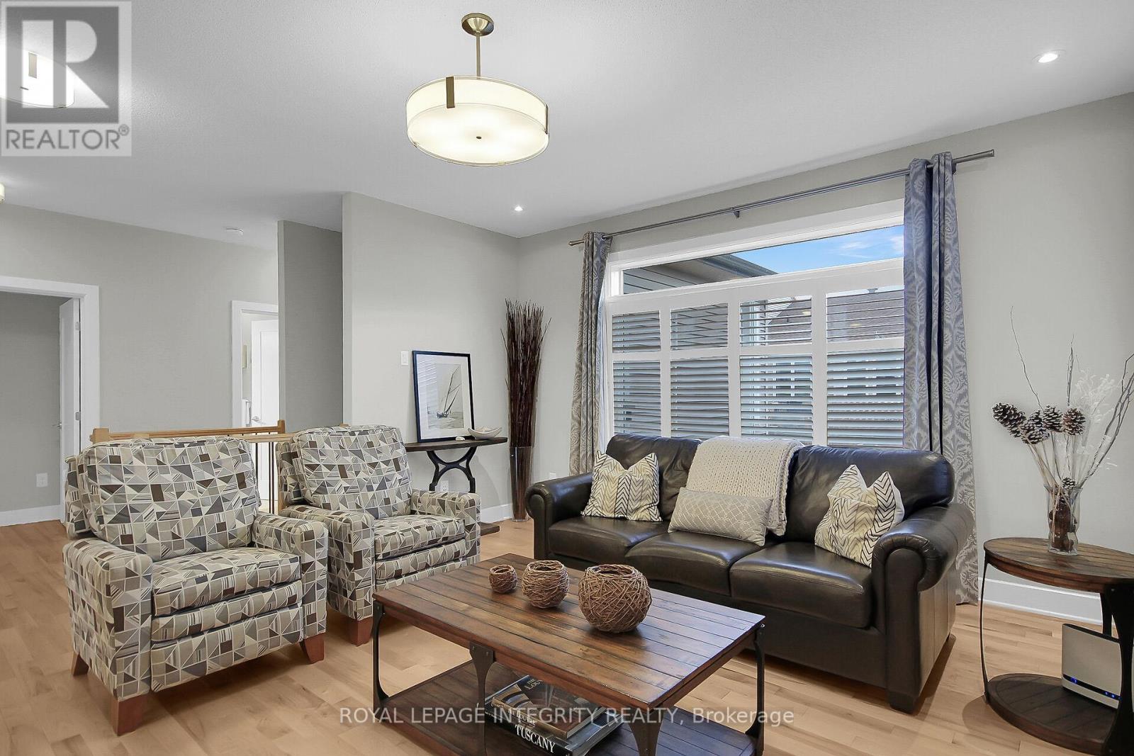 15 York Crossing, Russell, Ontario  K4R 0C4 - Photo 13 - X12389115